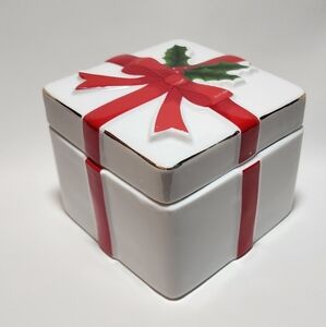Vintage Mount Clemens Pottery White with Red Ribbon Christmas Gift Covered Box